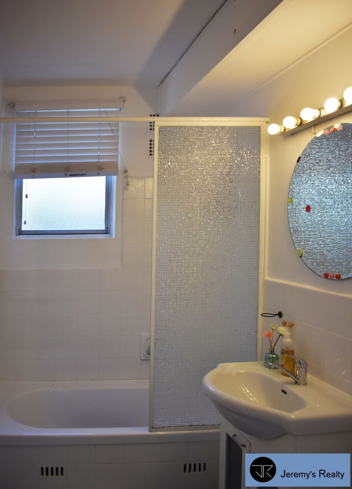3-54-doomben-ave-eastwood-bathroom-watermark